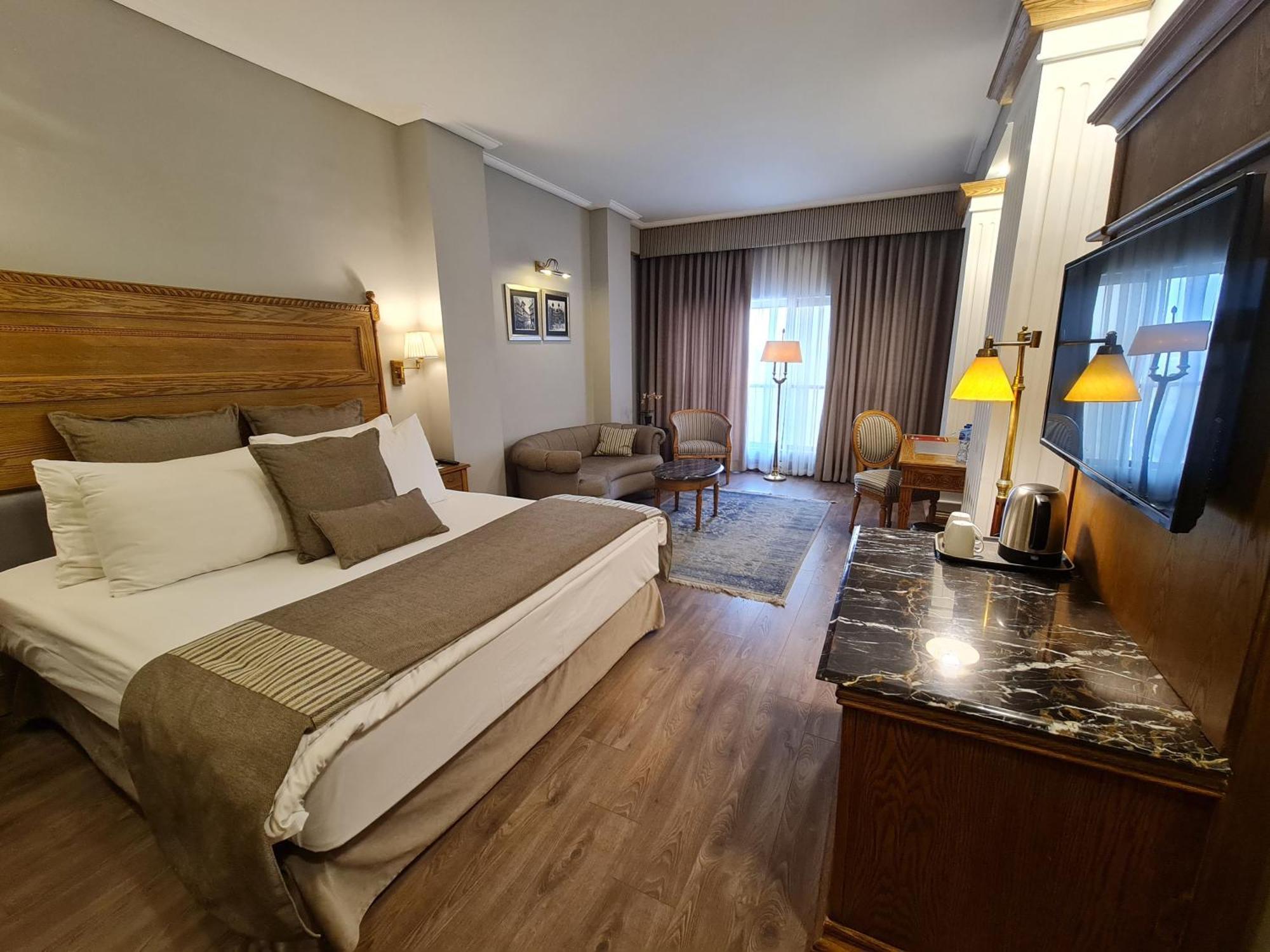 Hotel Crown Plaza Исламабад Екстериор снимка