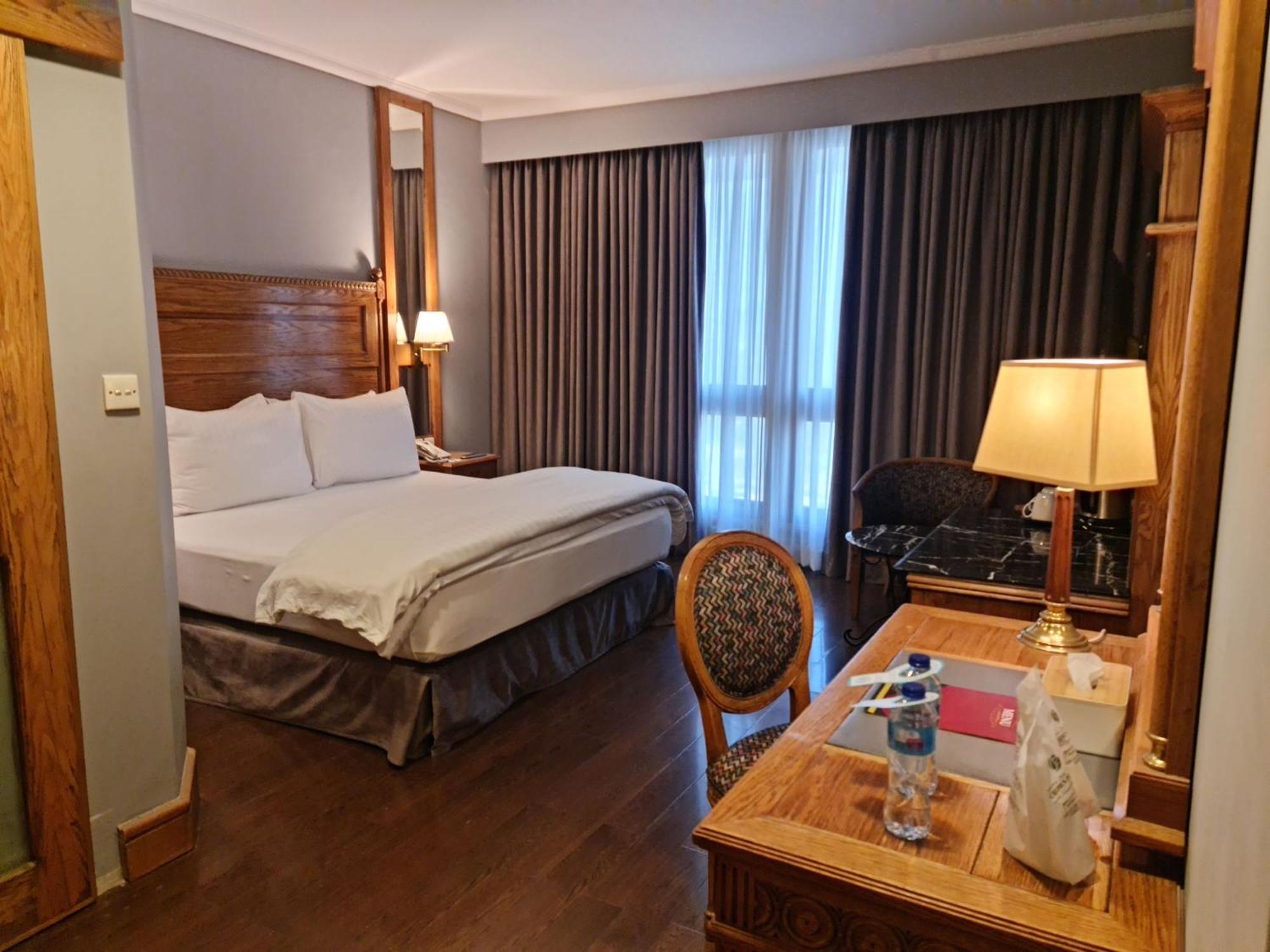 Hotel Crown Plaza Исламабад Екстериор снимка