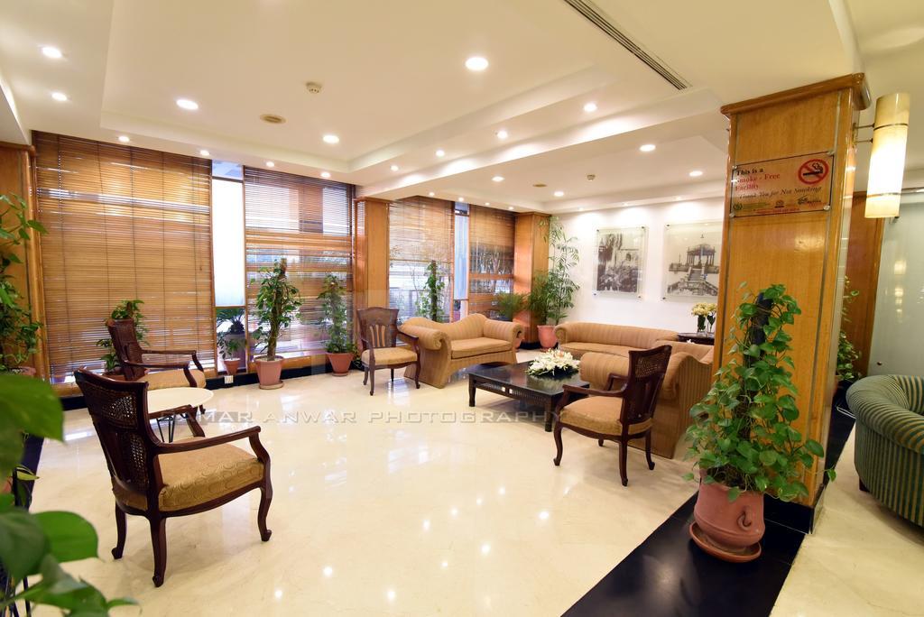 Hotel Crown Plaza Исламабад Екстериор снимка